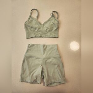 Lululemon Delicate Mint Set. Size 4
